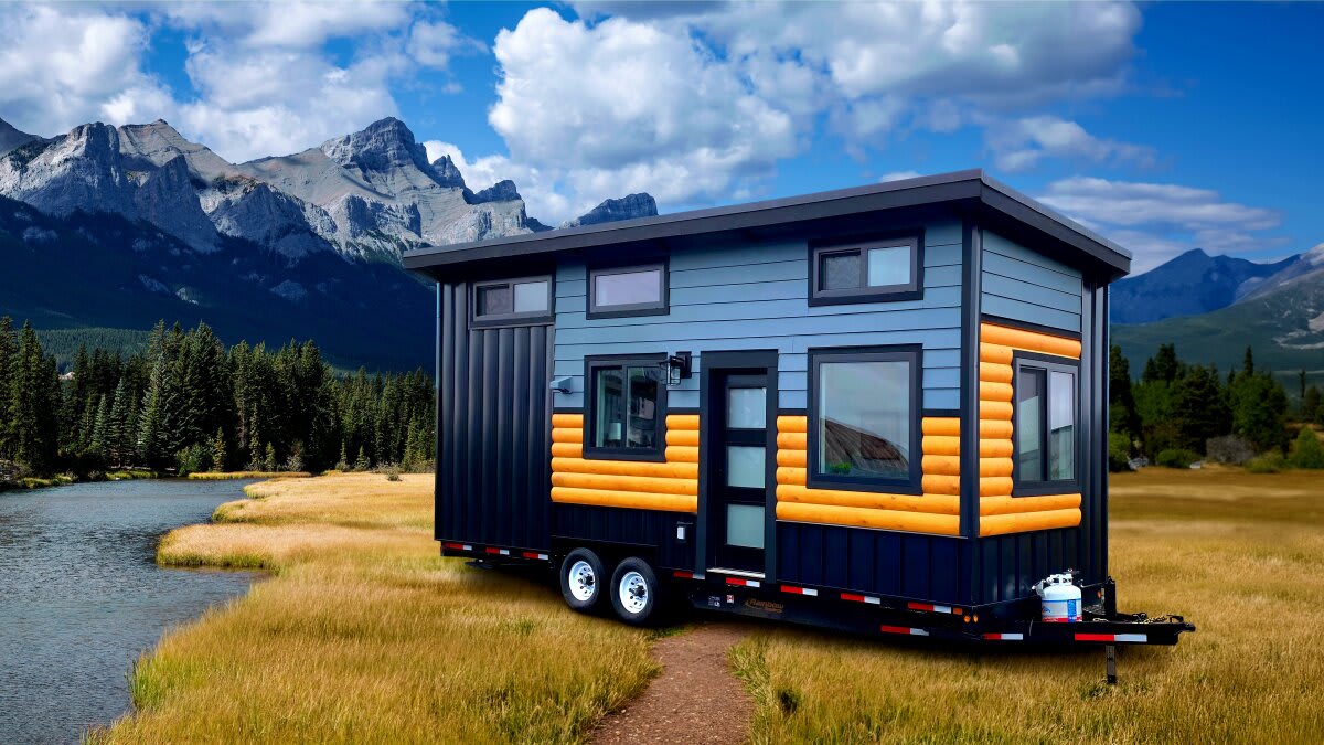 Tiny Home Lets Couples Travel in Full-Sized Comfort - Image 2