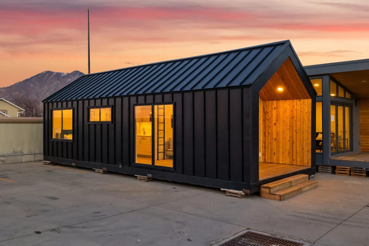 Extra-Wide Tiny House Feels Like a Real Apartment - Image 3