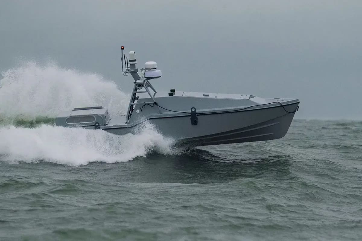 Navy Drone Boat Rescues 2 Downed Apache Pilots in 2 Hours - Image 3