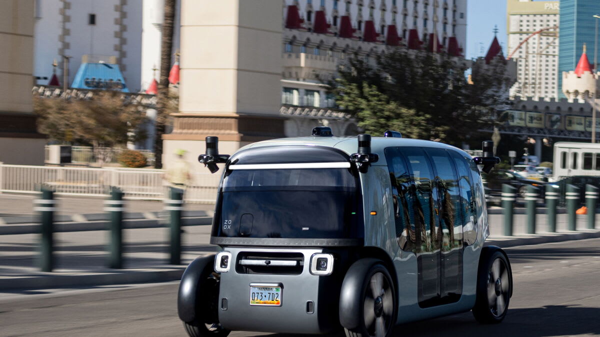 Self-Driving Taxis Without Steering Wheels Hit US Roads - Image 2