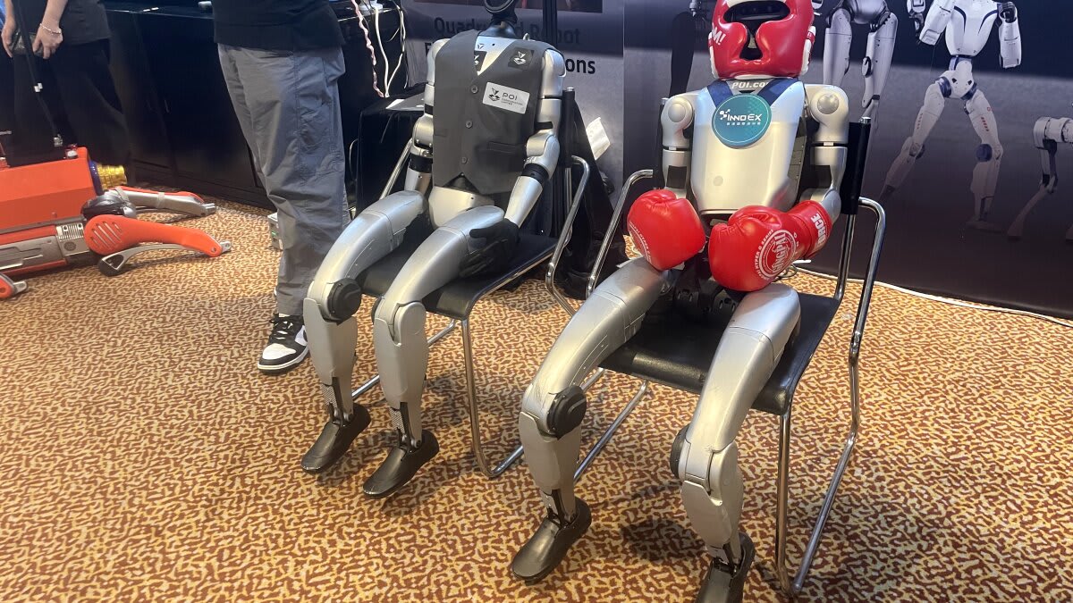 Hong Kong Expo Reveals Robots' Biggest Challenge: Batteries - Image 2