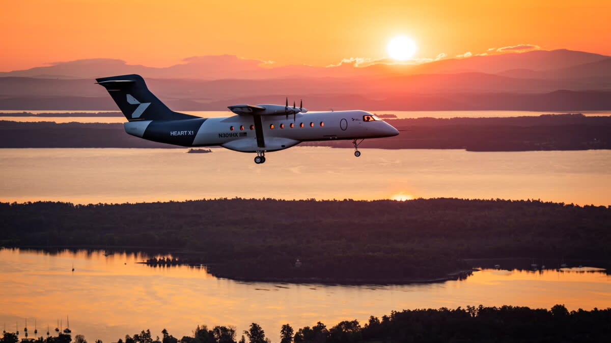 World's Largest Electric Plane Completes First Flight - Image 2