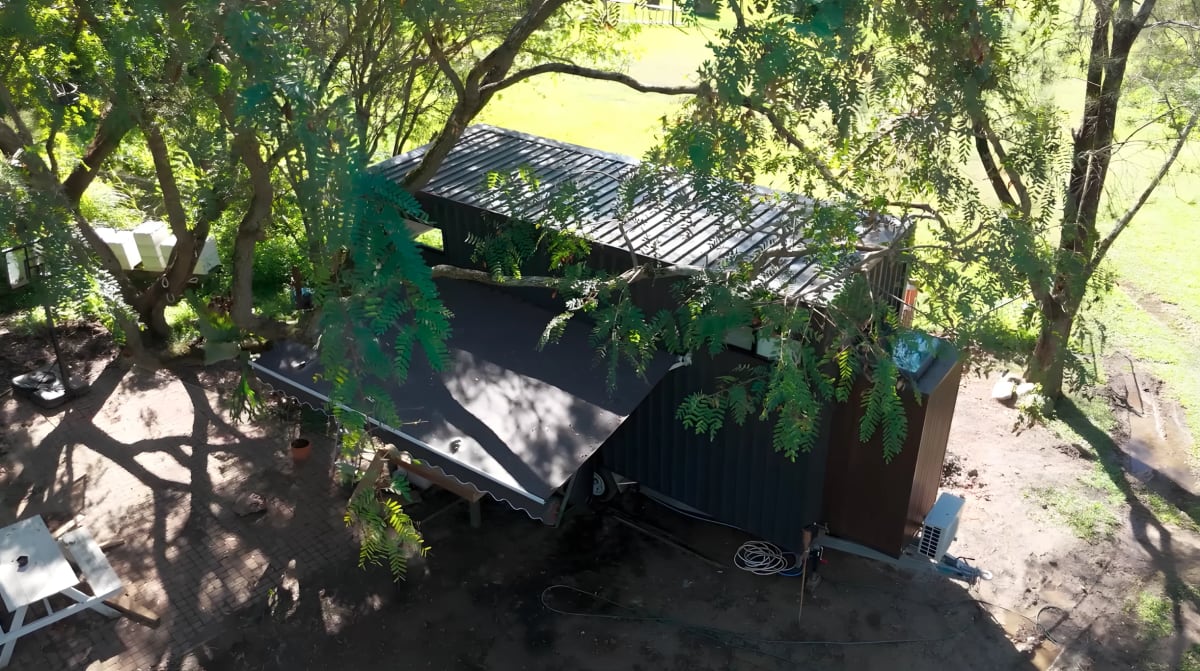 24-Foot Tiny House Fits Full Kitchen and Home Office - Image 4