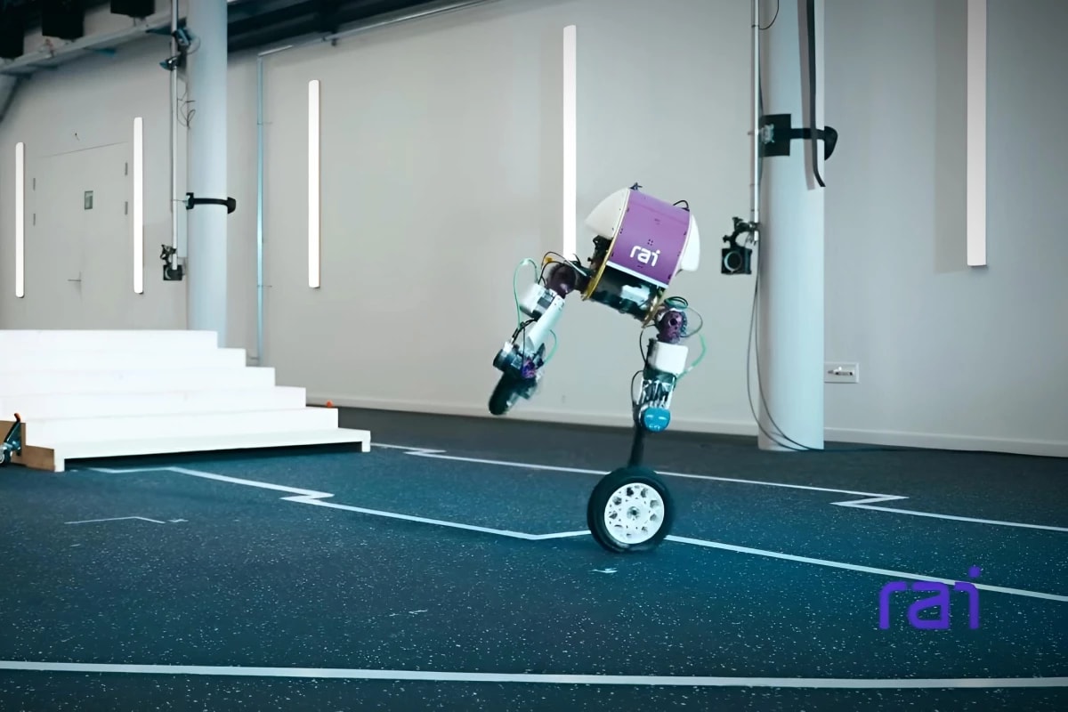 Robot Legs Skate, Climb Stairs, and Balance on One Wheel - Image 3