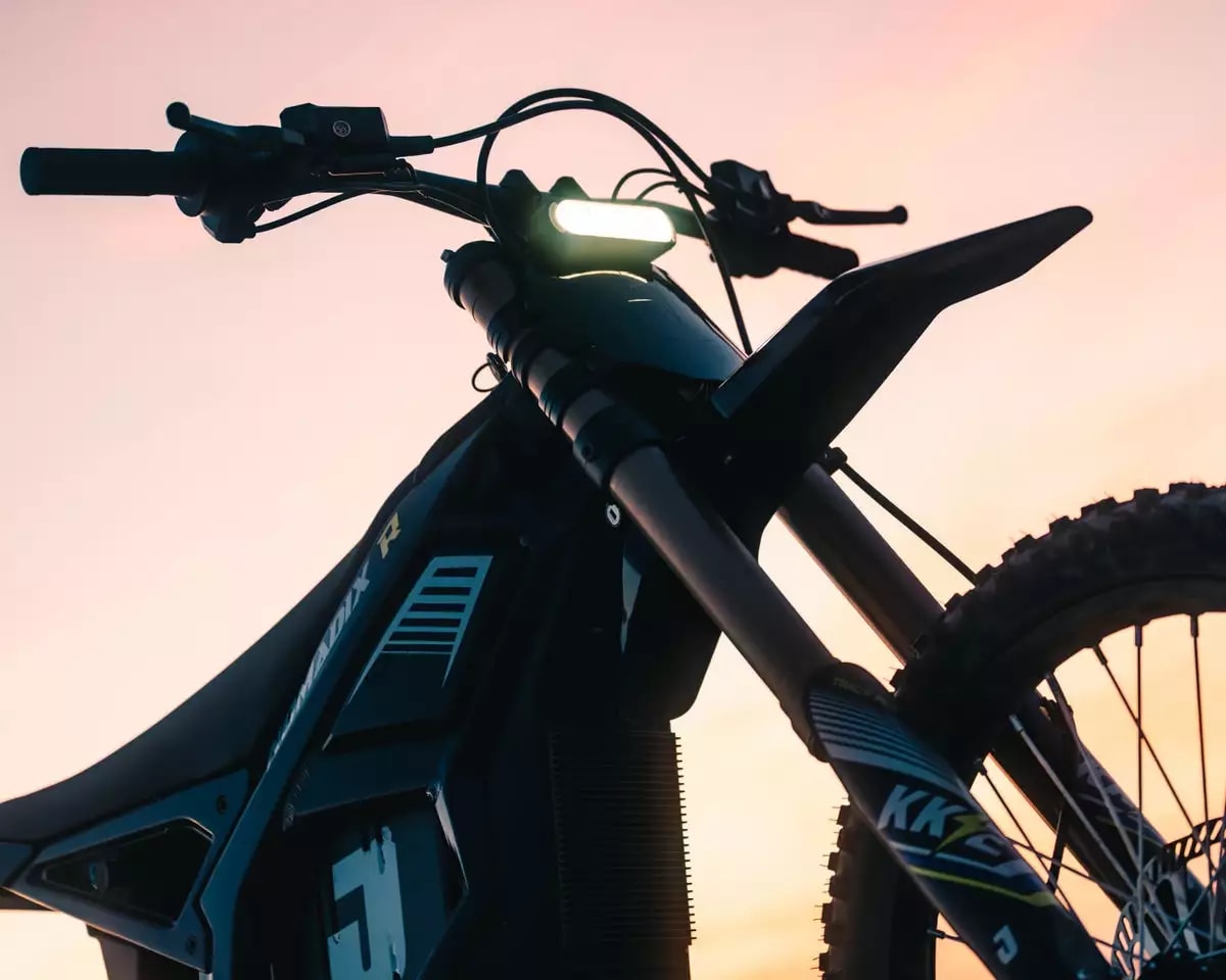 Electric Dirt Bike Hits 70 MPH for Just $2,500 - Image 4