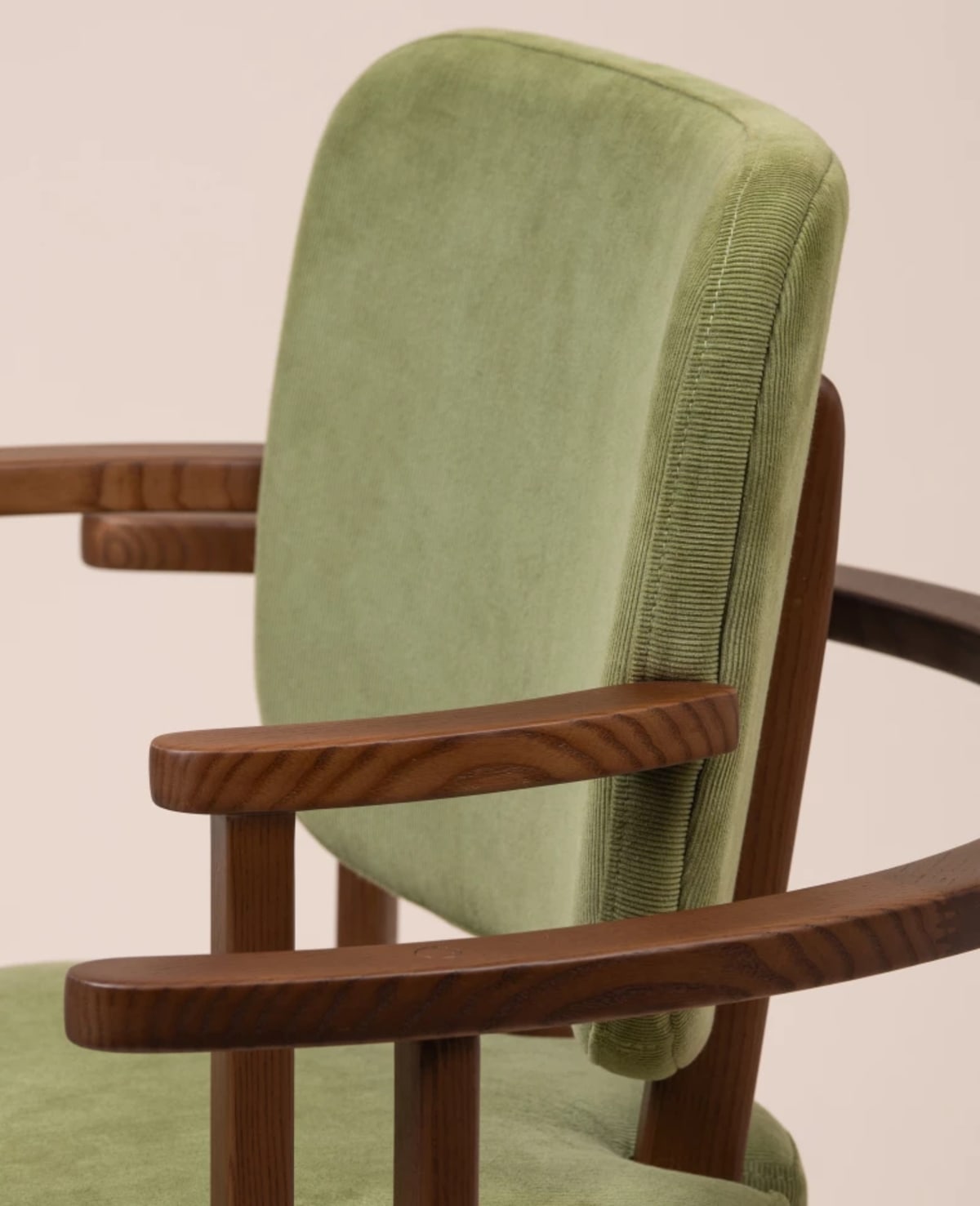 Inventor's $879 'Laundry Chair' Solves Universal Problem - Image 5