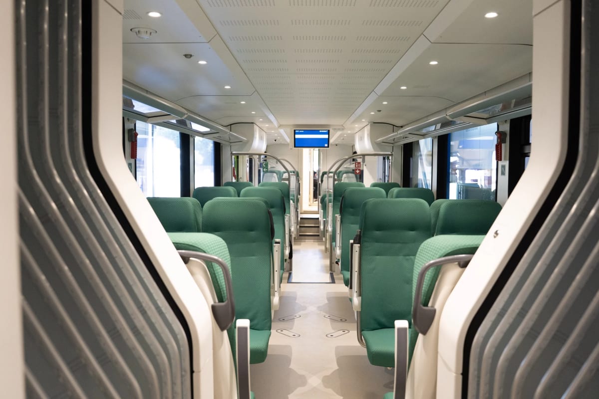 Italy Unveils World's First Solar-Powered Hydrogen Train - Image 5