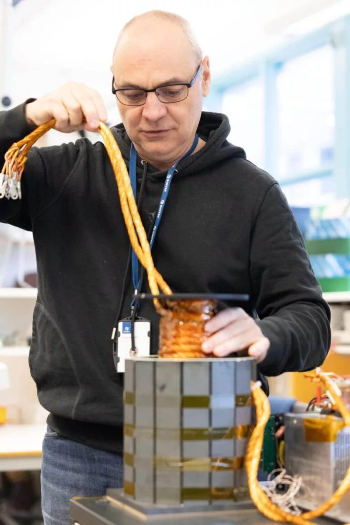 Electric Ships Can Now Recharge Wirelessly at Sea - Image 5