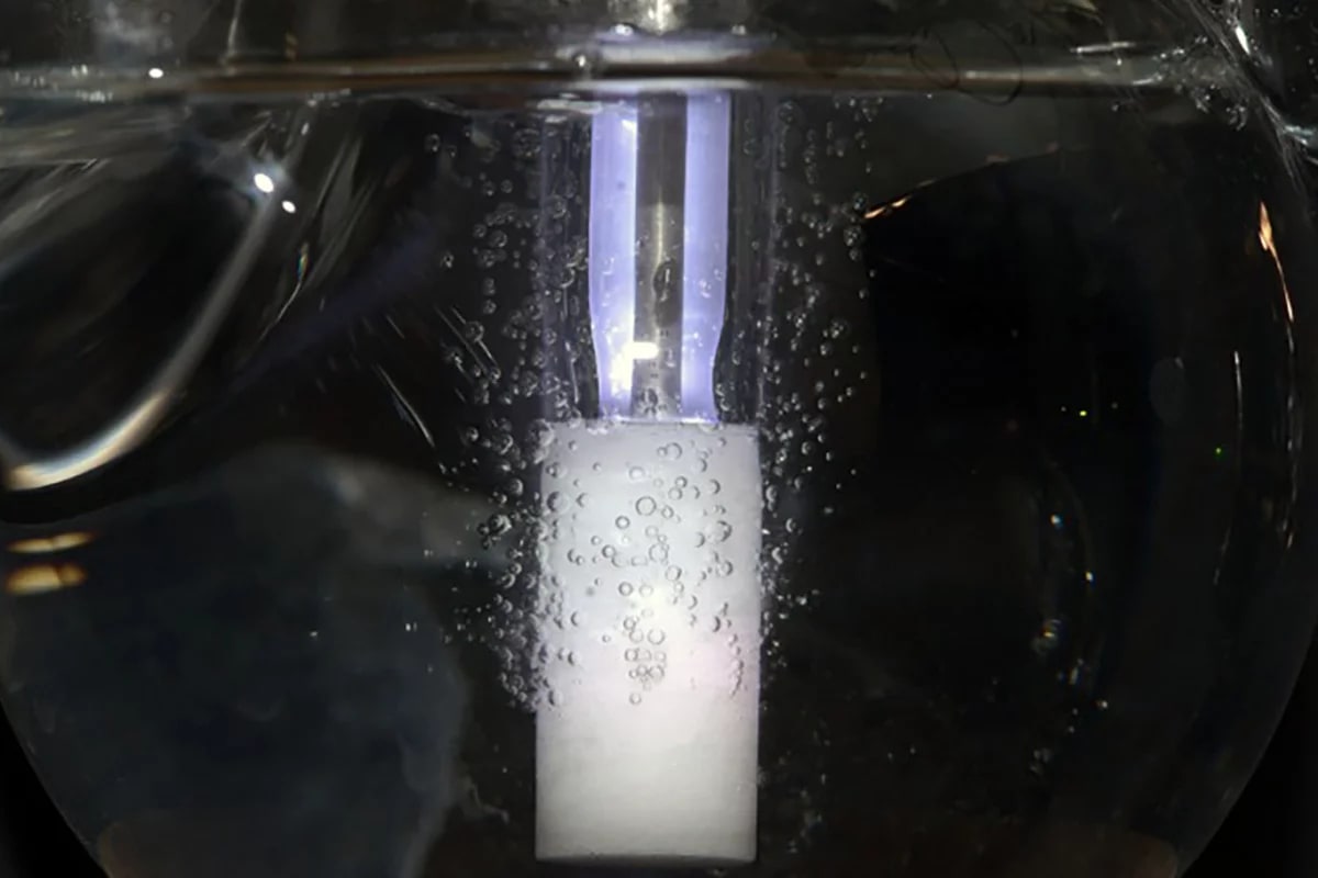 Scientists Turn Lightning Into Clean Fuel in Glass Tubes - Image 3