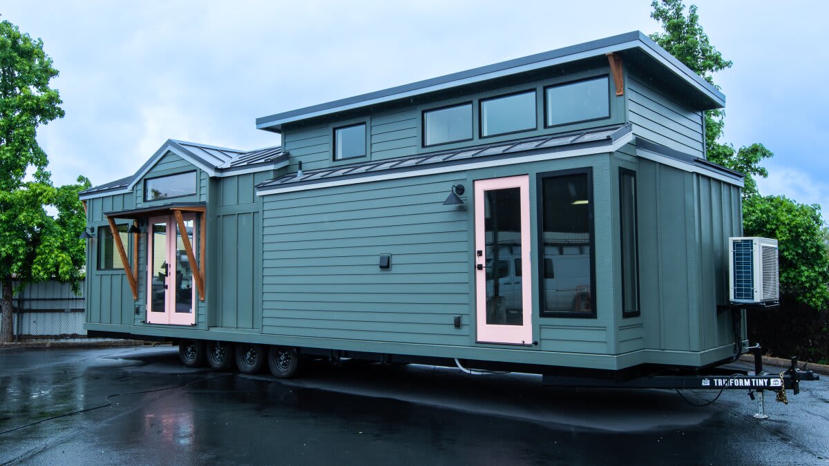 Family-Ready Tiny House Offers 399 Square Feet on Wheels - Image 2