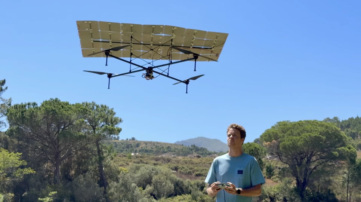 Father-Son Team's Solar Drone Flies 5+ Hours on Sunlight - Image 3