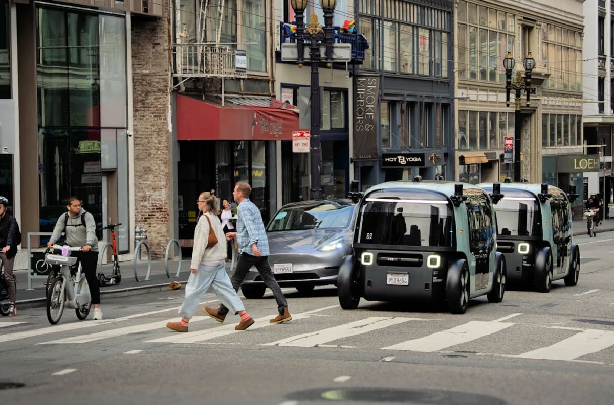 Self-Driving Taxis Without Steering Wheels Hit US Roads - Image 5