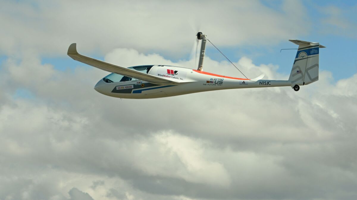First Plane Flies on Solid-State Batteries in Florida - Image 2