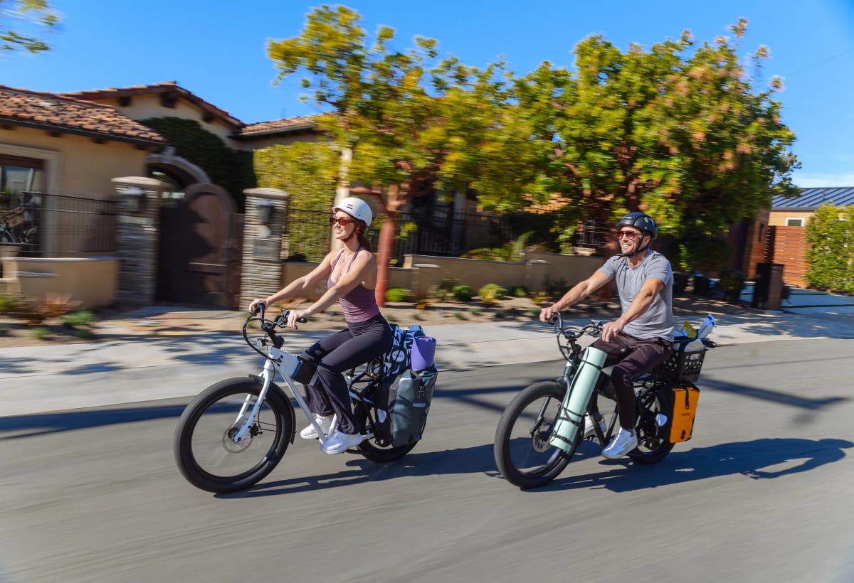 Closet-Sized Cargo Bike Carries 250 lbs, Replaces Your Car - Image 4