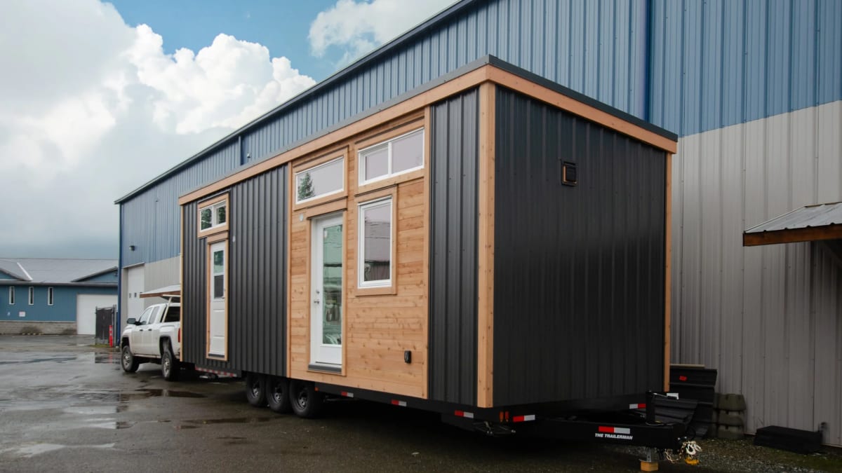 Extra-Wide Tiny House Makes Small Living Actually Livable - Image 2