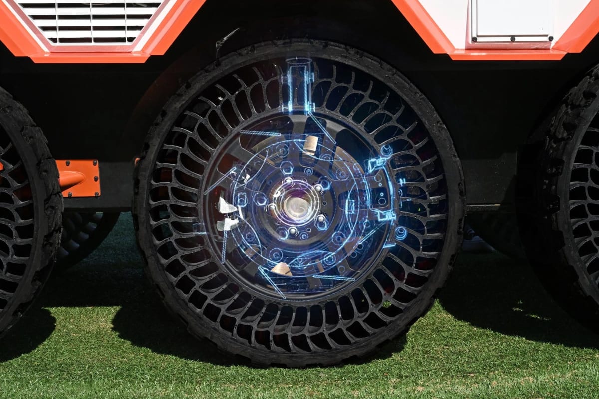 Hyundai Donates 4 Firefighting Robots to Protect Lives - Image 5