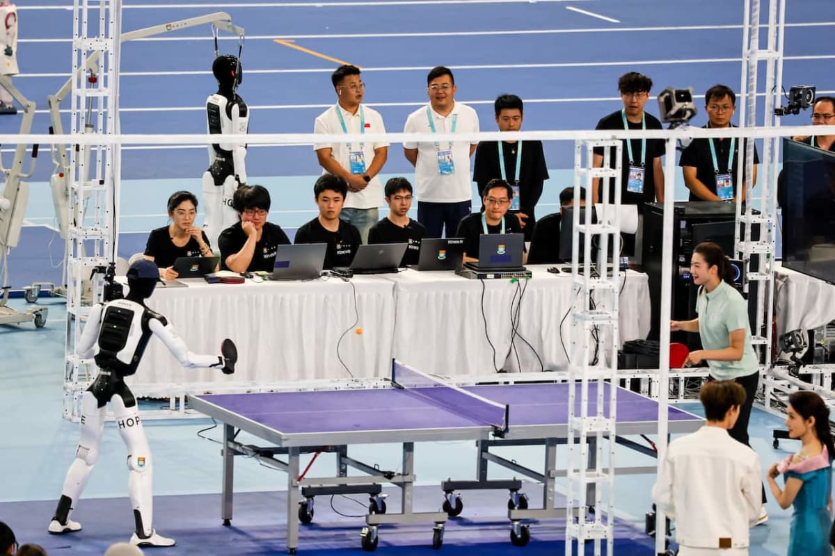 Robots Beat Bolt's Record at Beijing's Robot Olympics - Image 3