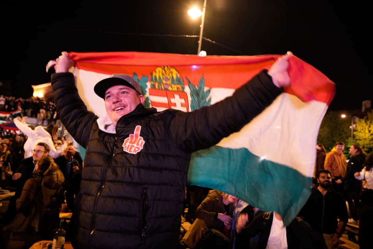 Hungary Votes Out Orbán After 16 Years in Power - Image 3