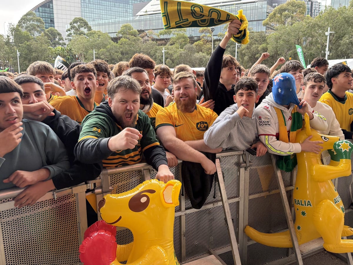 Thousands Skip Work and School for Soccer Watch Parties - Image 4