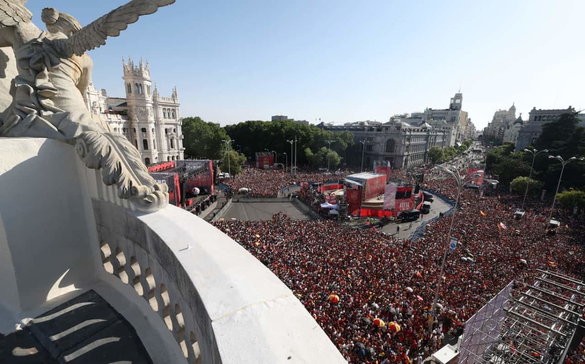 Spain's World Cup Winners Parade Before 2 Million Fans - Image 4
