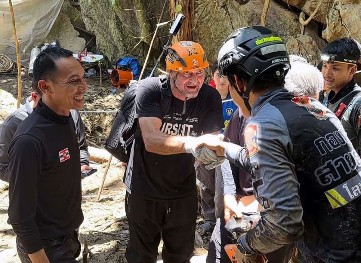 Rescue Team Nearing 7 Trapped in Laos Cave for a Week - Image 3
