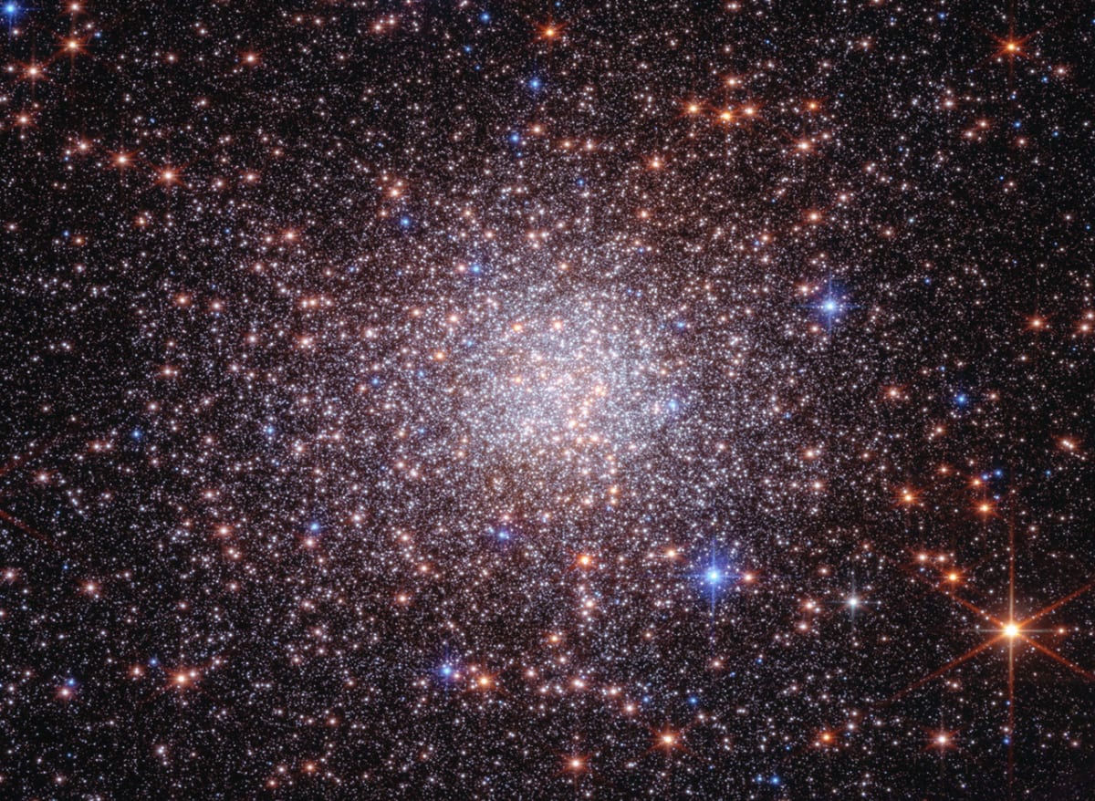 Webb and Hubble Reveal Ancient 4-Generation Star System