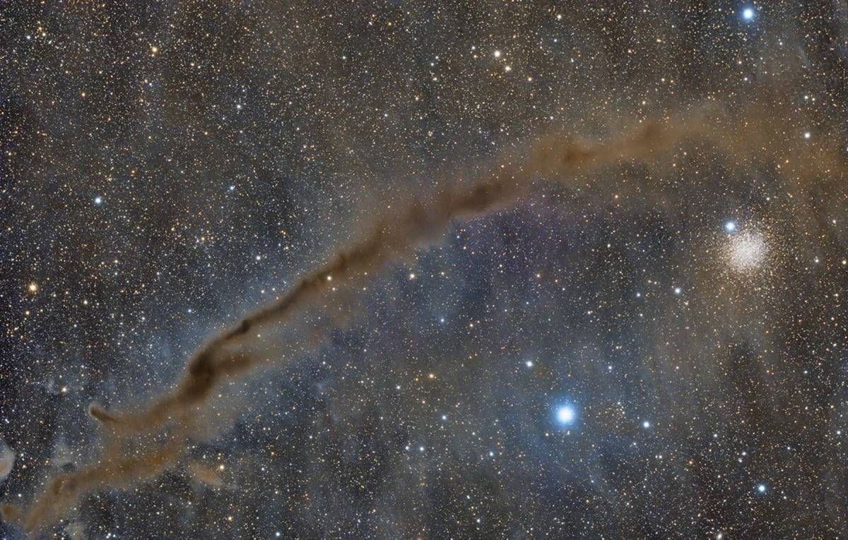 The Dark Doodad: Cloud Named During Comet Hunt in 1986 - Image 2