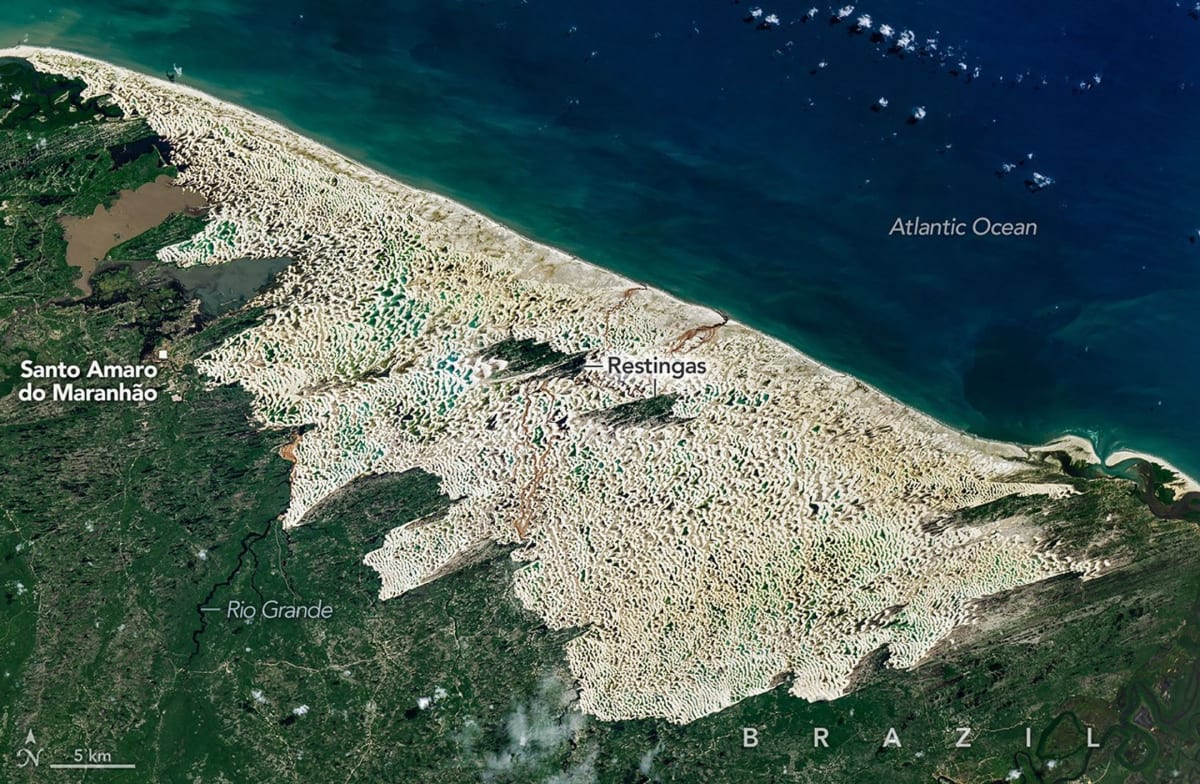 Brazil's "Desert" Fills With Lagoons Every Year - Image 4