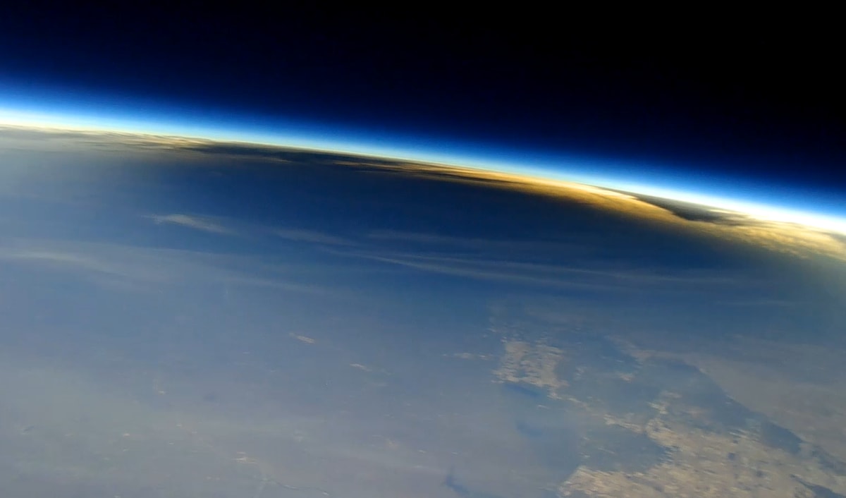 NASA Jets Chase Solar Eclipse to Study Sun's Secrets - Image 5
