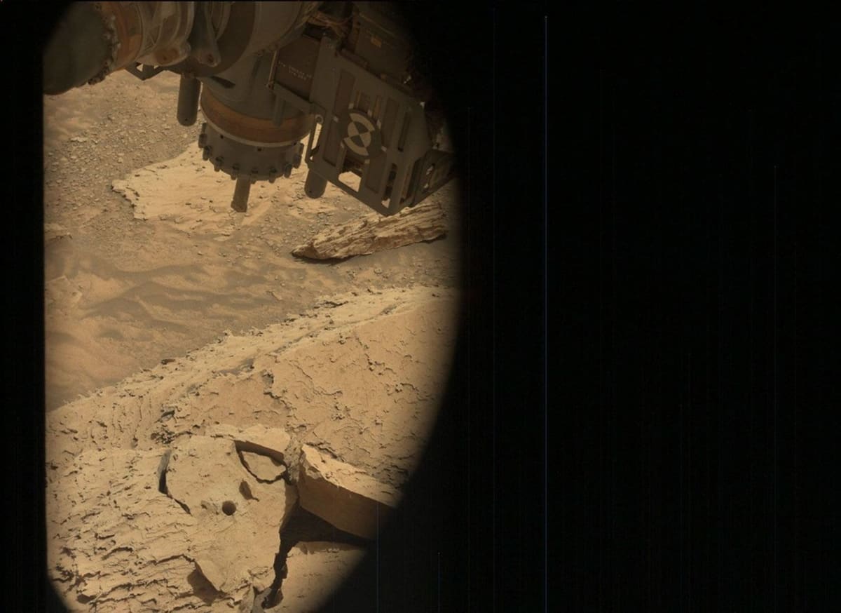 NASA's Curiosity Rover Frees Stuck Drill on Mars - Image 4
