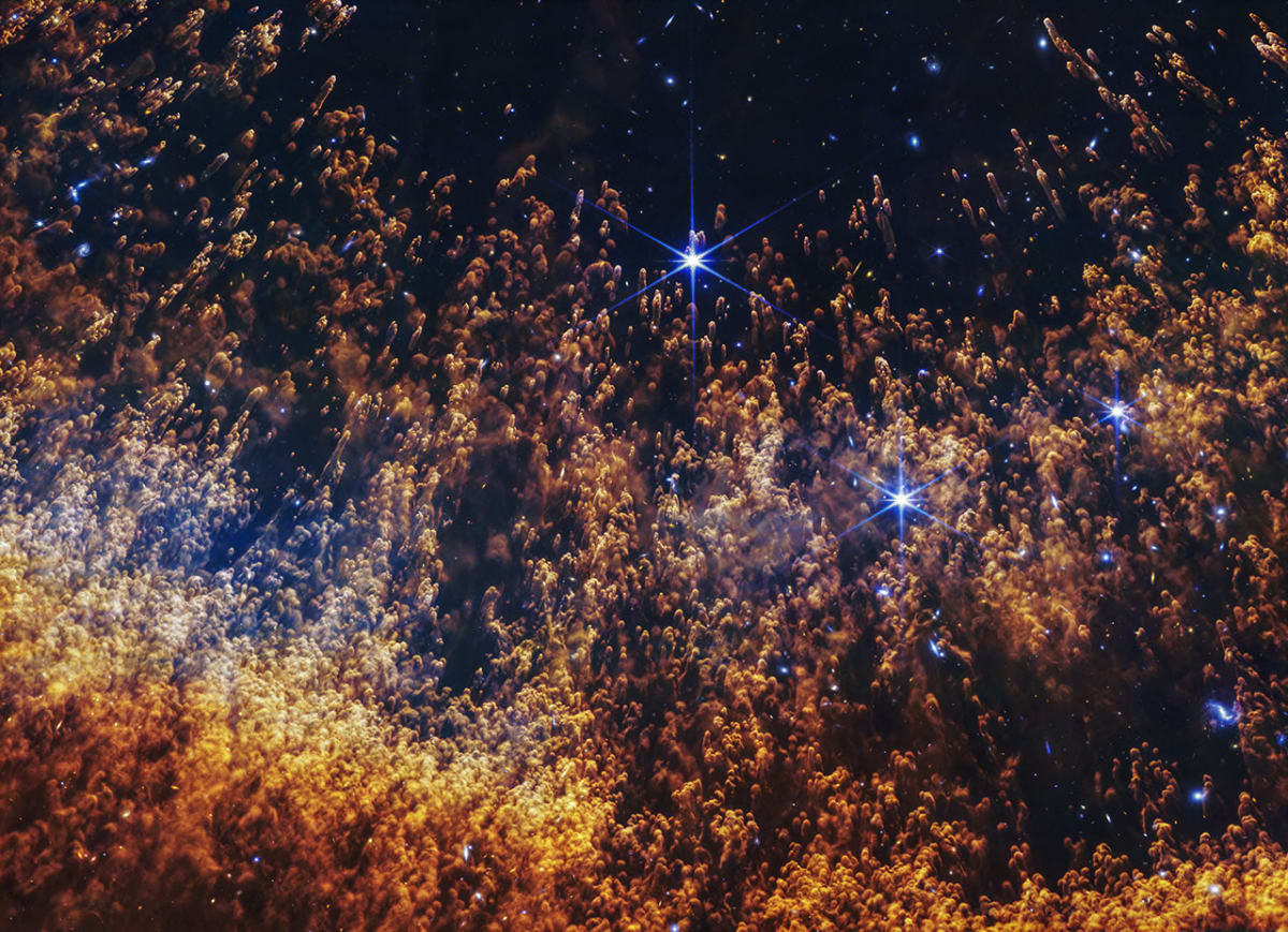 Webb Telescope Reveals Earth-Sized Mystery in Dying Star - Image 2
