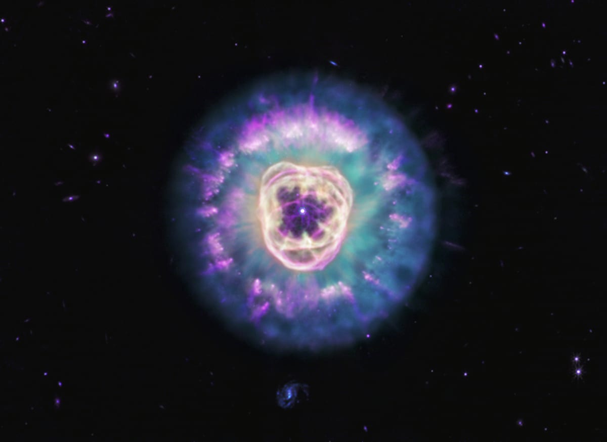 Webb Telescope Captures Dying Star's Stunning Lion Face - Image 4