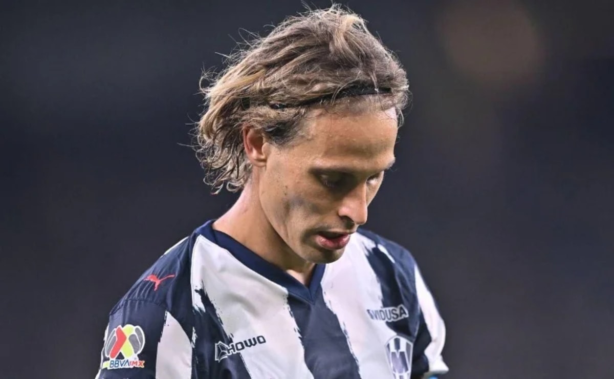 Soccer Star Uses Ancient Mud Therapy to Save Season - Image 4