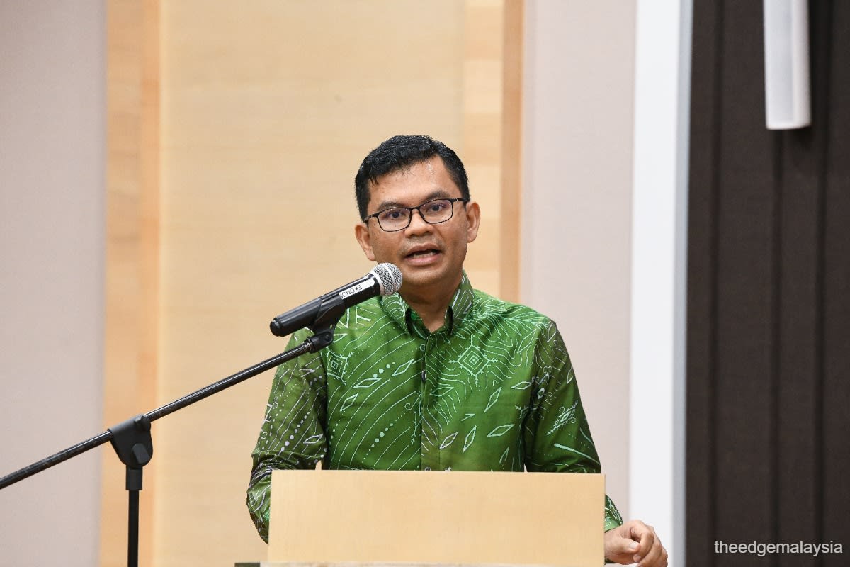 Malaysia Targets $1.8B Tech Investment, 12 New Chip Firms