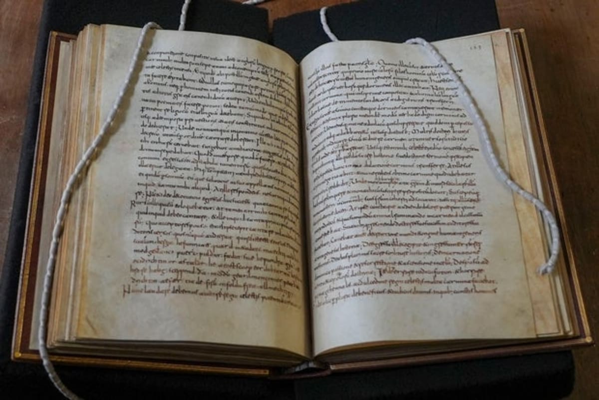 Oldest English Poem Found in 9th-Century Roman Book - Image 2