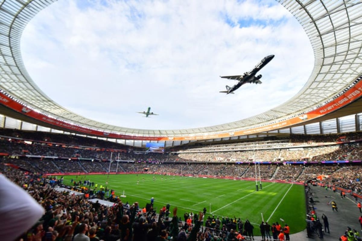 Cape Town's 50-Foot Flyover Stuns 56,000 Rugby Fans - Image 2