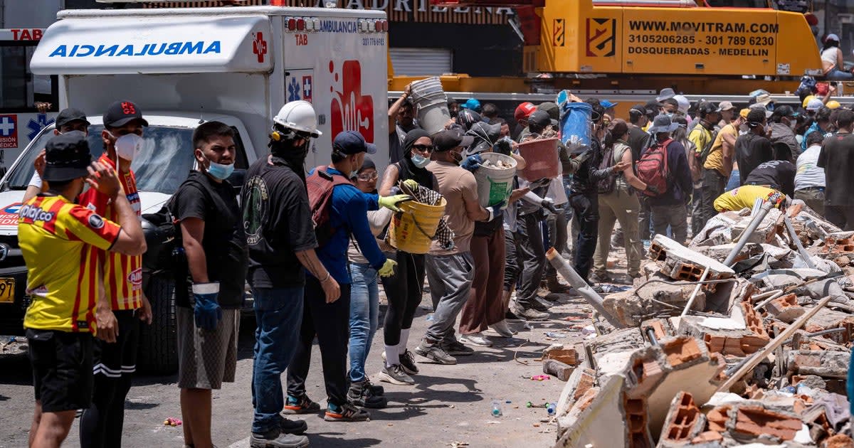 South Florida Volunteers Rally Aid for Colombia Quake Victims