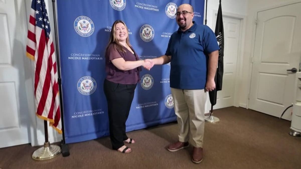 Mom Shelters Lightning Strike Victim, Earns Congressional Honor - Image 2