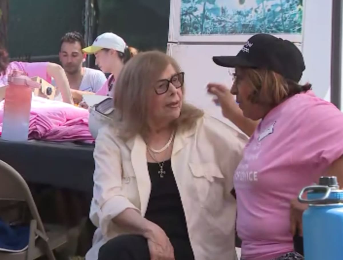 50 City of Hope Volunteers Rebuild Helen's 62-Year Home - Image 2