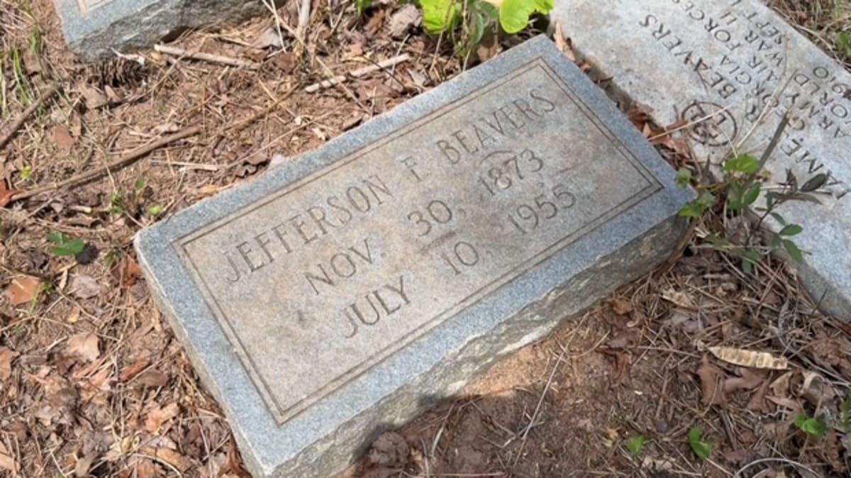 College Park Volunteers Restore Forgotten Black Cemetery - Image 2