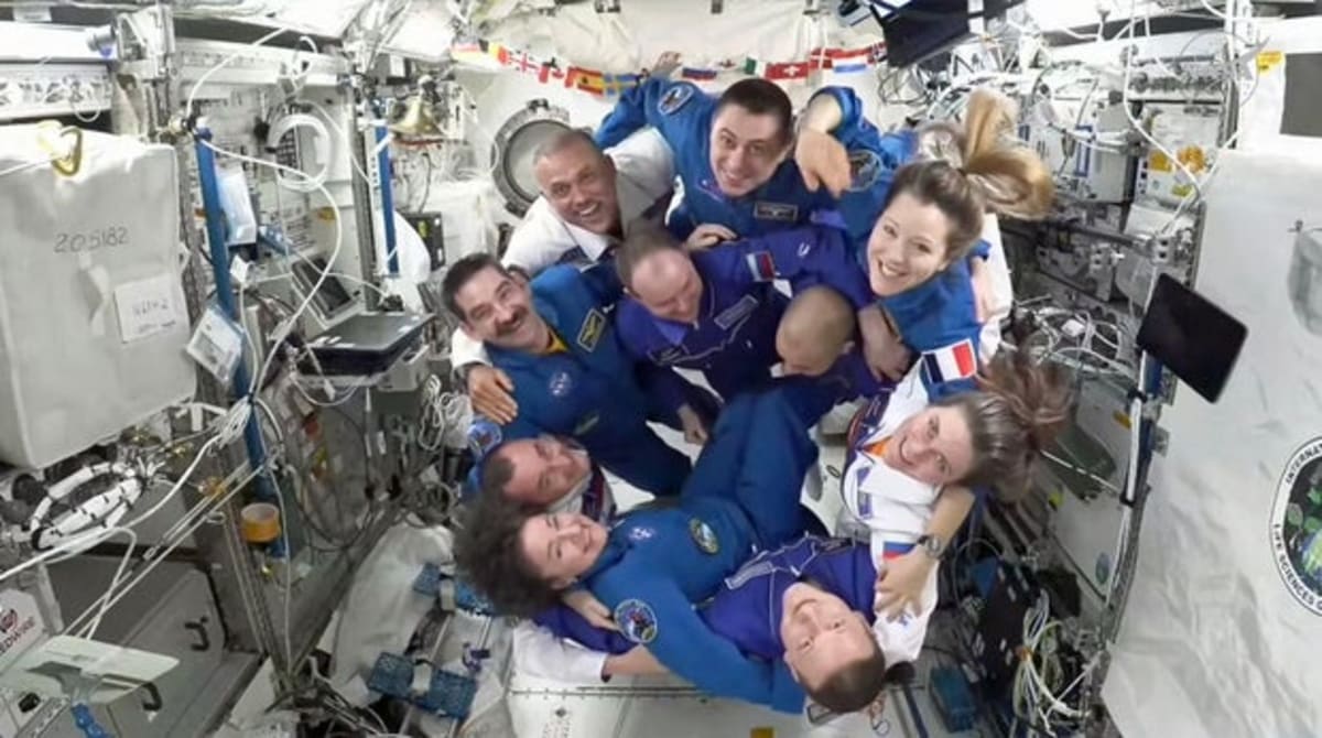 Astronaut Chris Williams Returns After 241 Days in Space - Image 3
