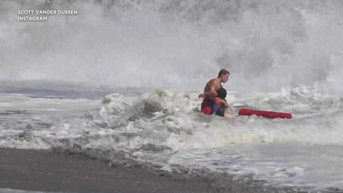 16-Year-Old Lifeguard Saves Drowning 10-Year-Old in California - Image 2