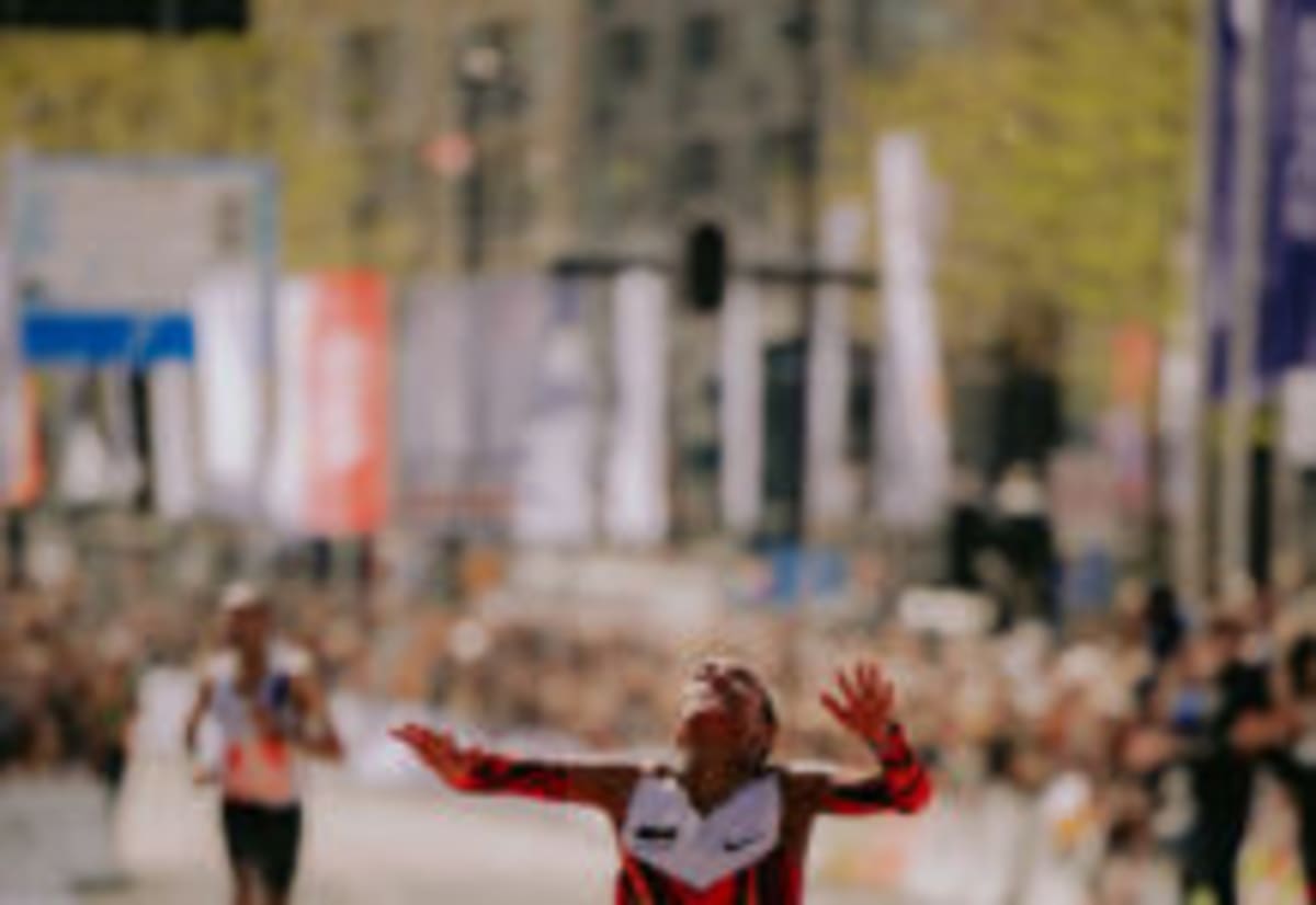 Italian Runner Makes History at Paris Marathon - Image 5