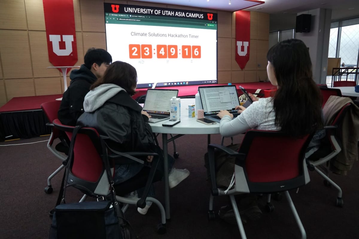 Students Turn Data Center Heat Into Smart Farms in 24 Hours - Image 3