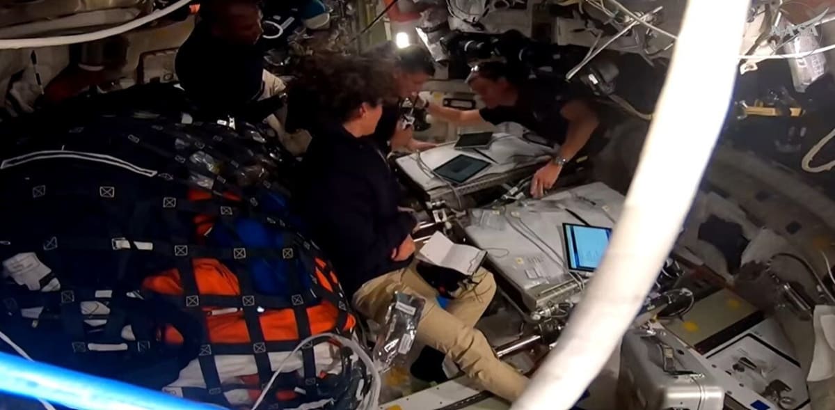 Artemis II Crew Breaks 56-Year Space Distance Record - Image 4