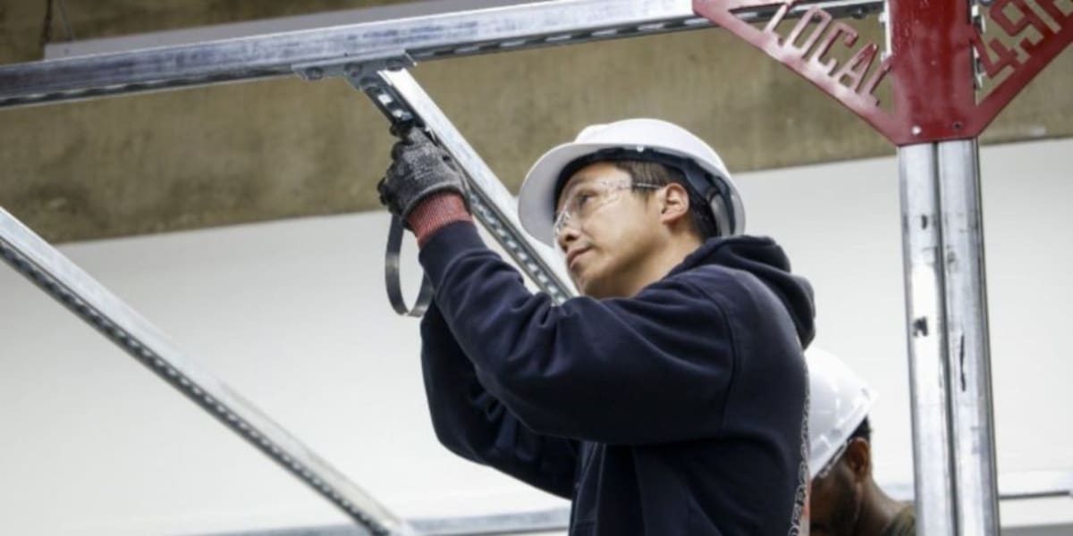 Canada Unemployment Drops to 6.5% as Youth Jobs Surge - Image 2