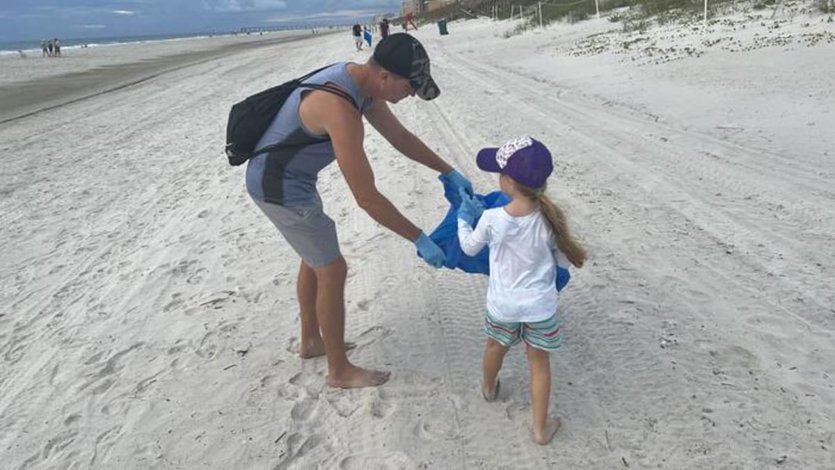 Jacksonville Volunteers Remove 9,800 Pounds of Ocean Trash