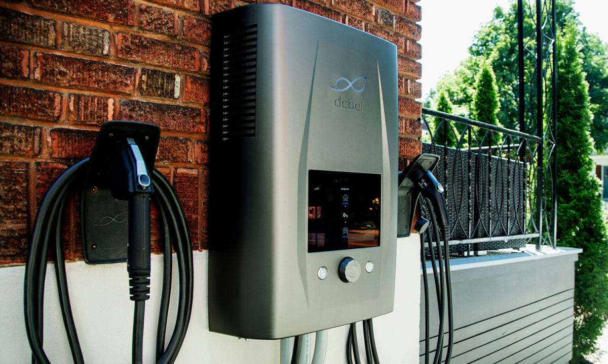 Electric Cars Now Power Homes During Blackouts