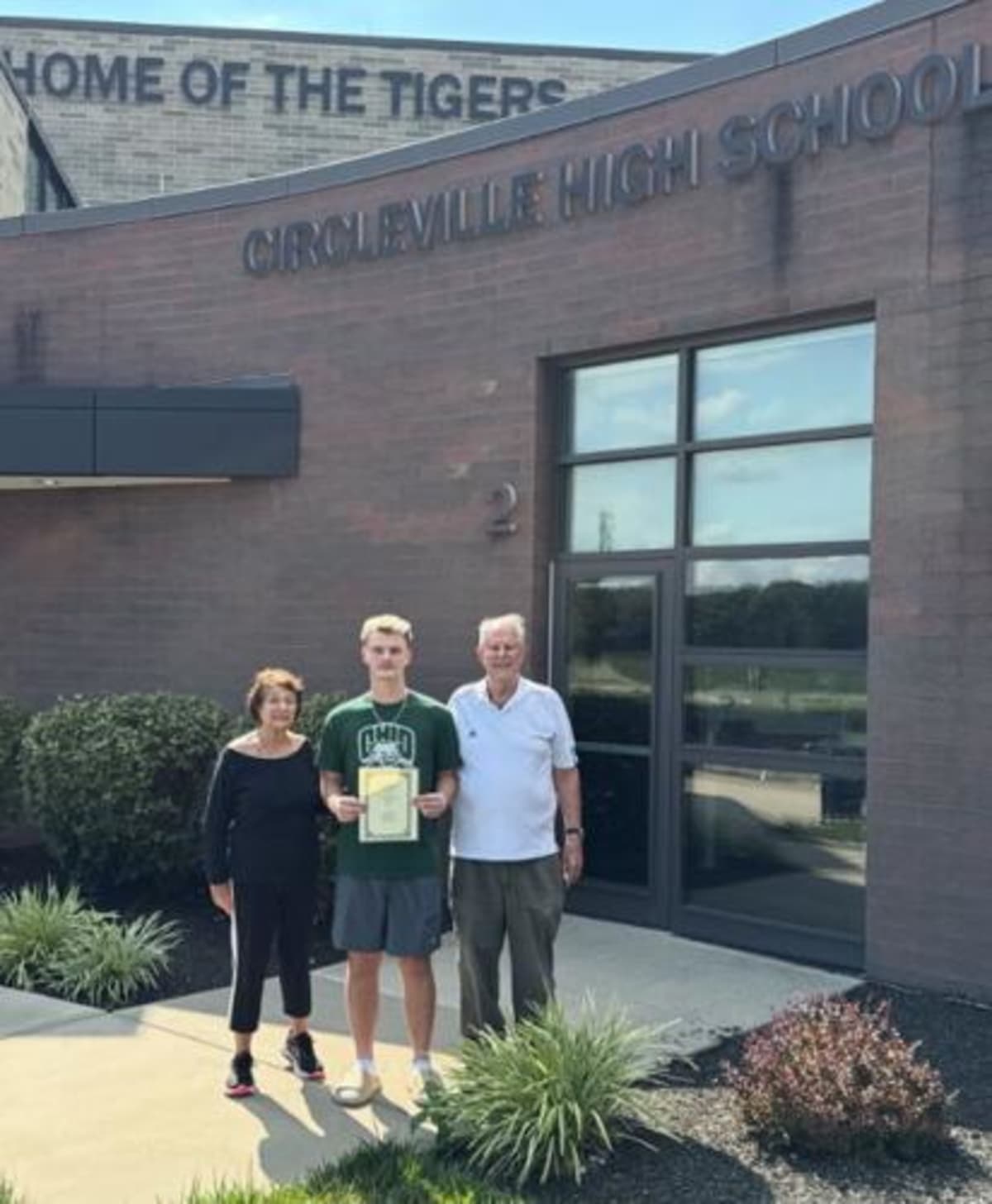 Circleville Student Wins Scholarship After 20 Years of Giving - Image 2