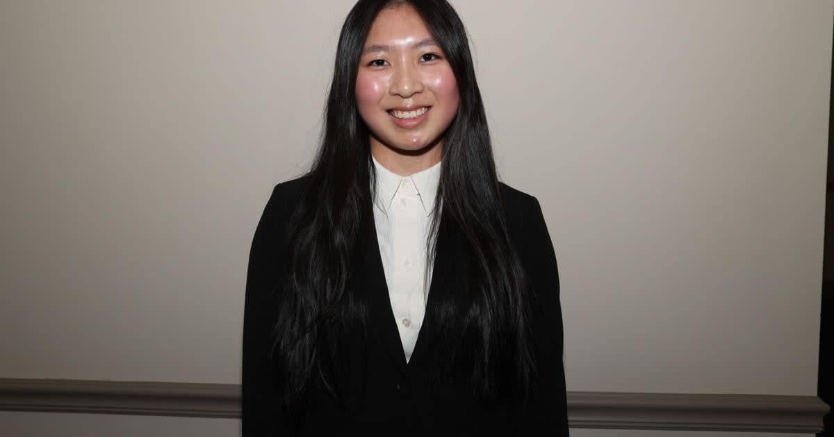 High school senior Lily Shumate smiling after receiving prestigious Chick Evans Scholarship for caddies